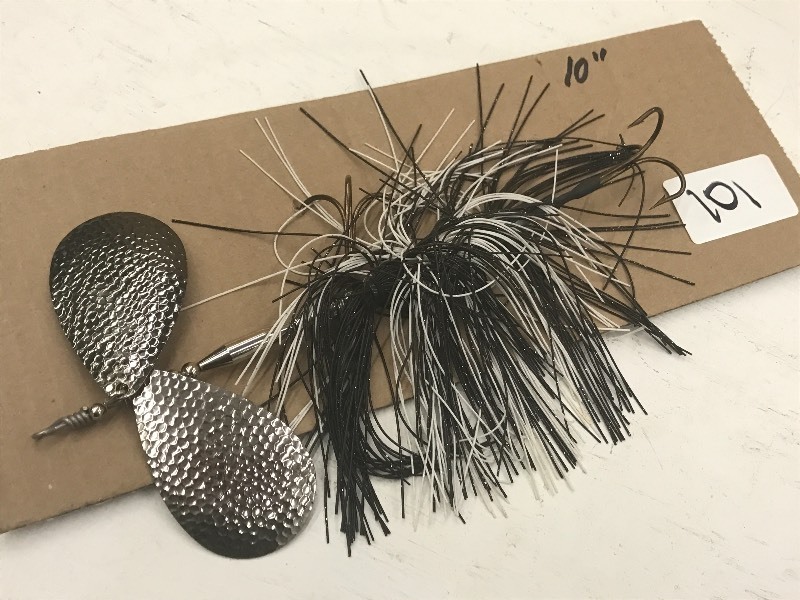 lot 101 image: 10 Muskie Spinner Lure ...