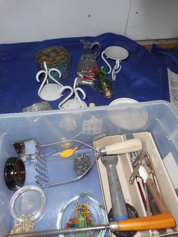 VINTAGE COLLECTIBLES