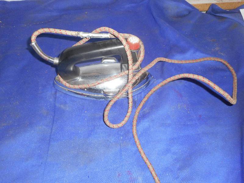VINTAGE GENERAL MILLS ELECTRIC IRON
