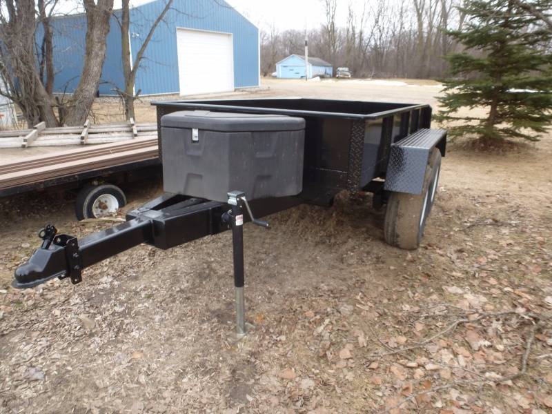 Rock Wagon With Hoist