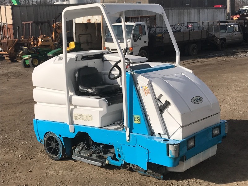 Tennant 8300 Floor-Scrubber