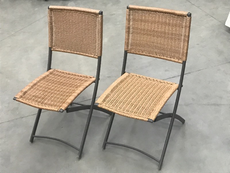 (2) Folding Chairs