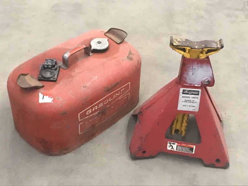 Jack Stand & Boat Fuel Tank