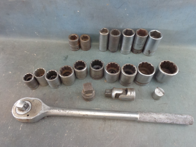 lot 16 image: Tools