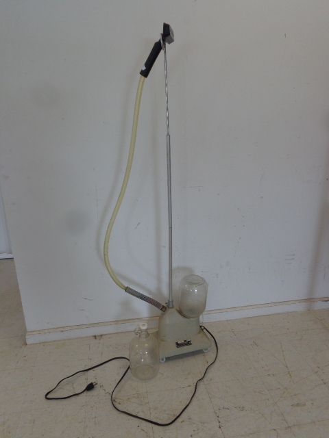 lot 34 image: Vintage Jiff Steamer