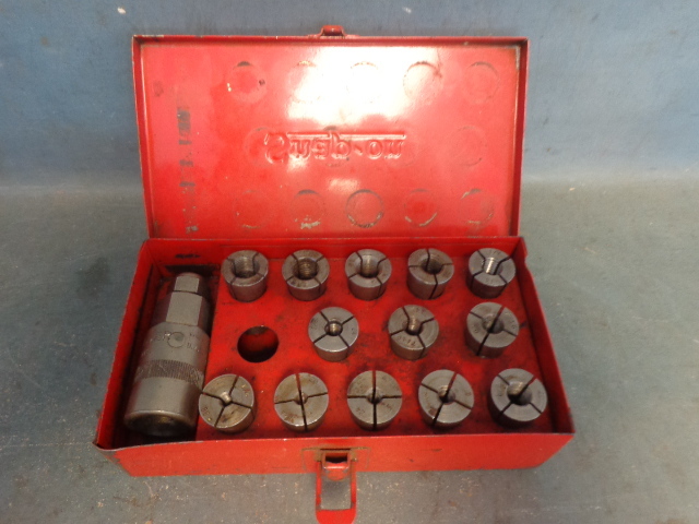 lot 51 image: Stud Remover Set