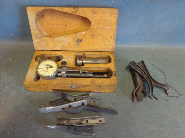 lot 62 image: Vintage Valve Gaping Kit