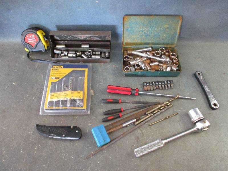 lot 102 image: 38 Drive Ratchet and other tools