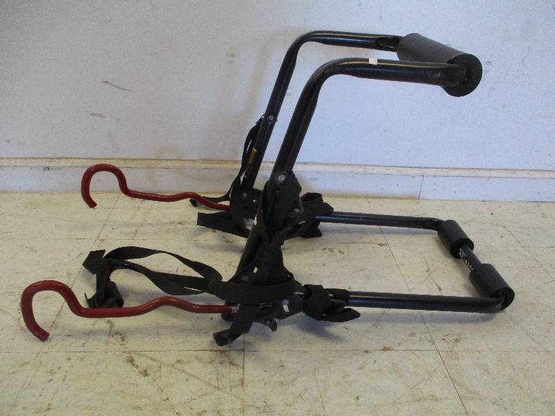 lot 131 image: Auto Bicycle Rack