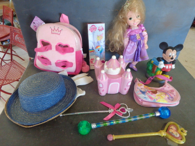 lot 132 image: Girls Toys