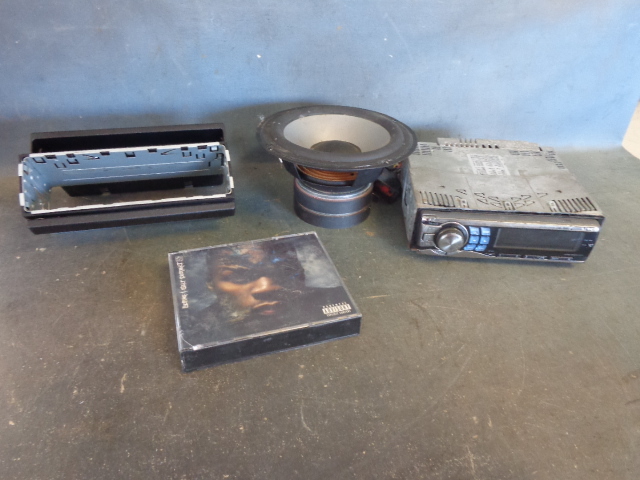 lot 134 image: Alpine Car Stereo