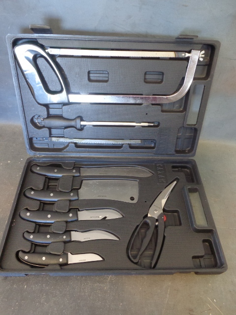 lot 155 image: Maxam Knife Set