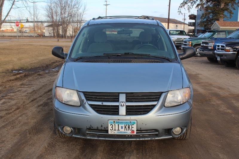 2005 Dodge Grand Caravan SXT - Stow n Go