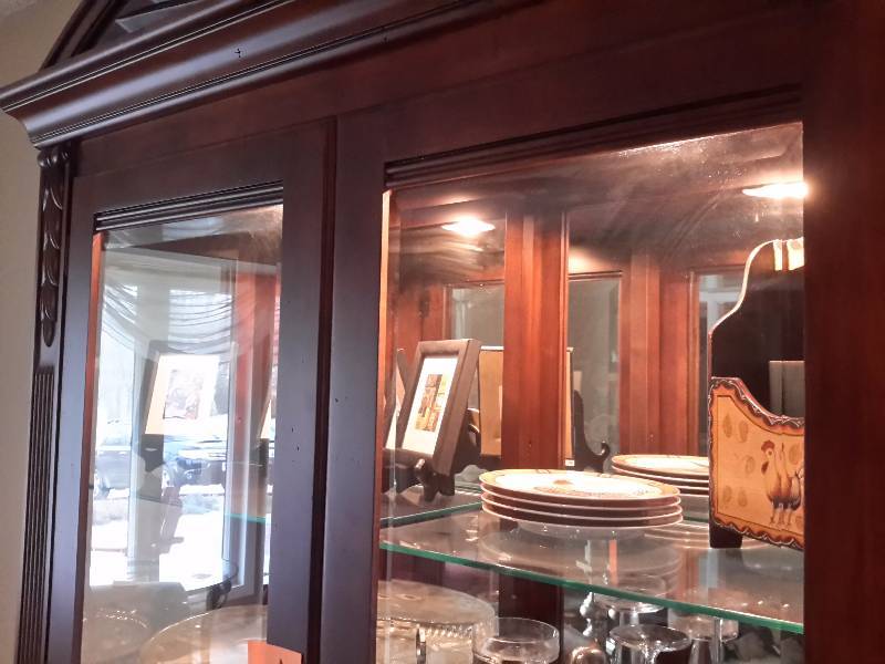 lot 1 image: BEAUTIFUL, Solid Wood China Hutch Display.. Glass Shelves and Interior light