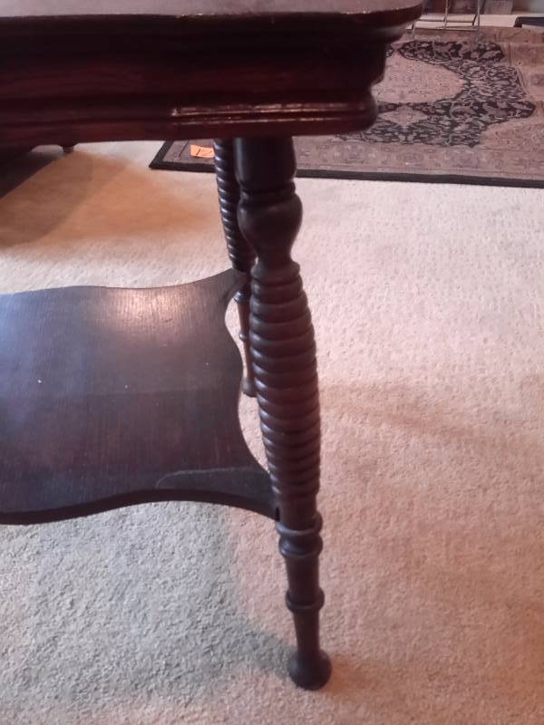 lot 8 image: Nice Turned leg antique side table with shelf.