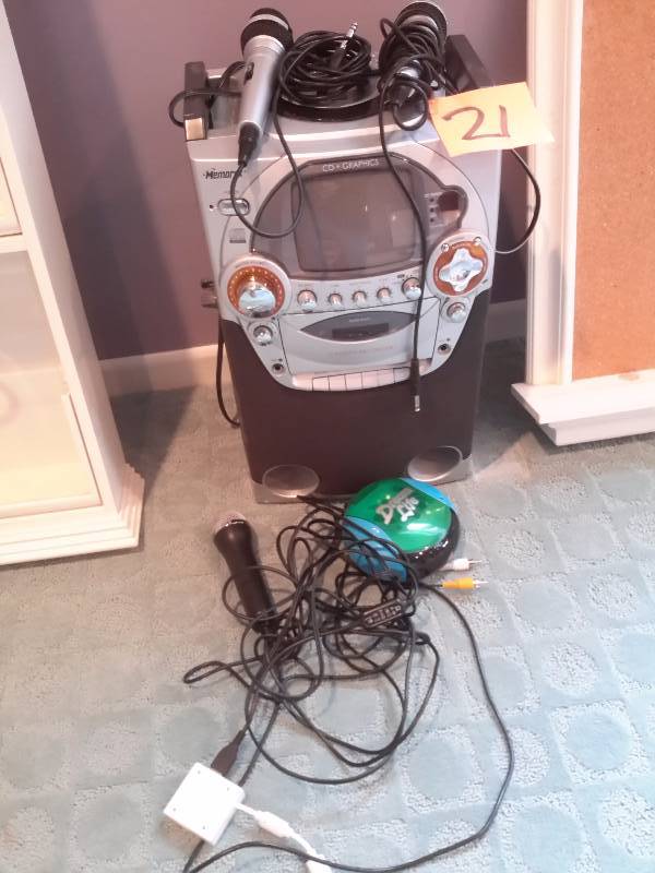 lot 21 image: Karaoke Machine.. Tested and Works
