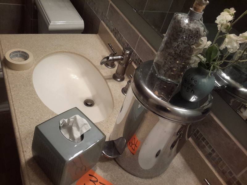 lot 37 image: Bathroom Accessories as shown