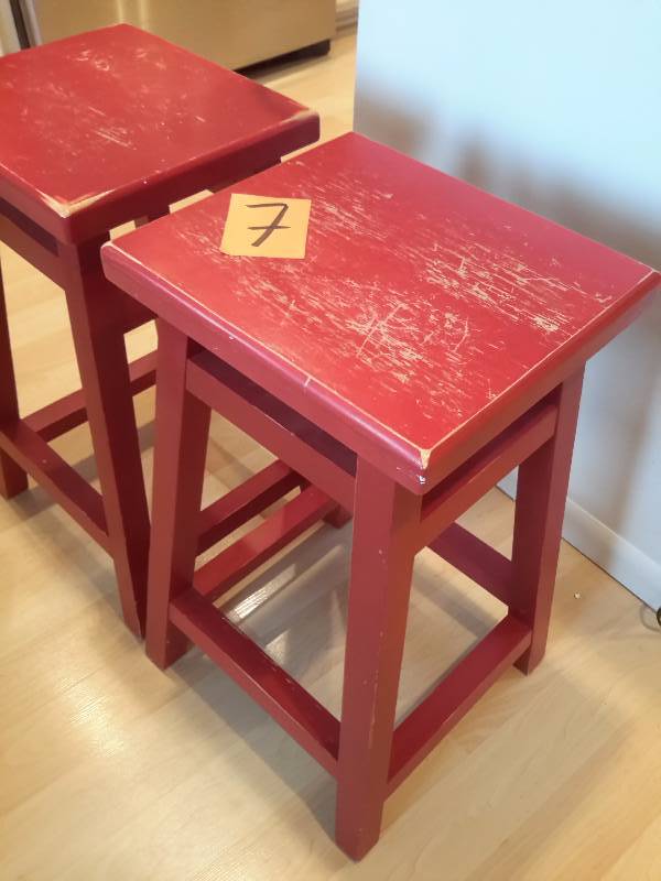 lot 7 image: 2 Solid wood stools.. 18 in x 14in x 24in h