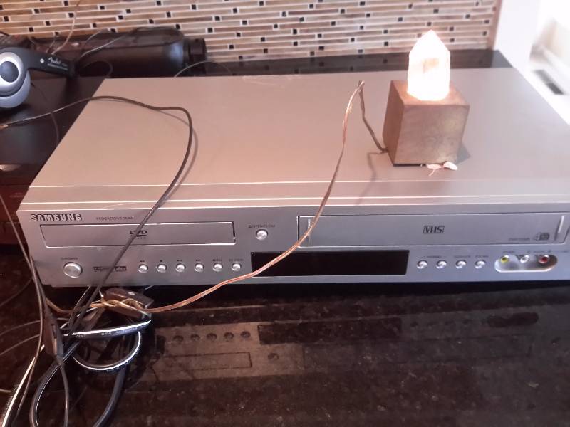 lot 58 image: Samsung VHSDVD player, OPTIMUS TEN BAND Stereo Frequency Equalizer.. Untested.. Owner says they work.. Sign board for the back window of your car.. This works