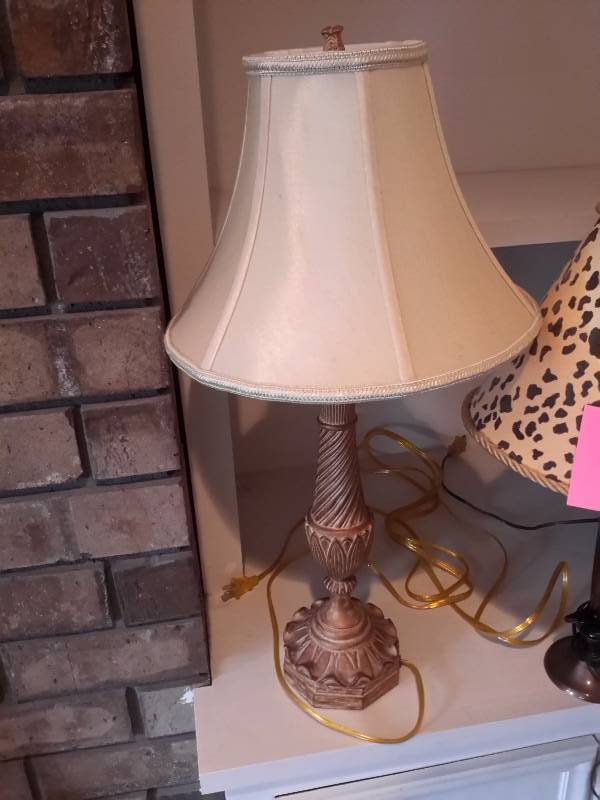 lot 68 image: 3 table lamps as pictured.  All work
