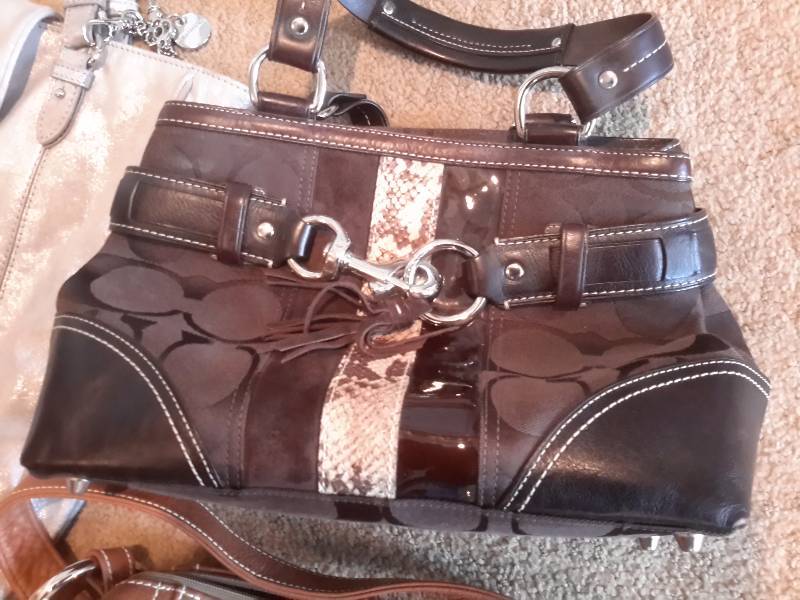 lot 72 image: Misc. Handbags.. 3 of them are COACH..
