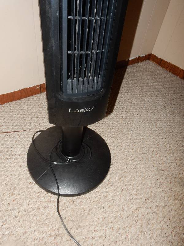 lot 97 image: LASKO, oscillating fan