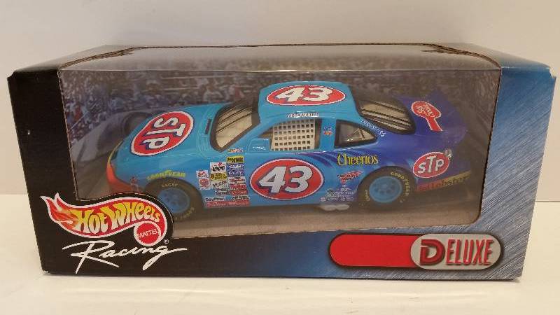 lot 18 image: 2000 Hot Wheels 99 #43 John Andretti STPBetty Crocker Pontiac
