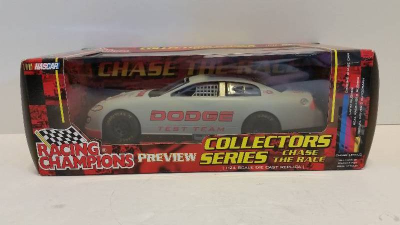 lot 38 image: Racing Champions Collectors Series 124th Scale Dodge Test Team 2001 Intrepid