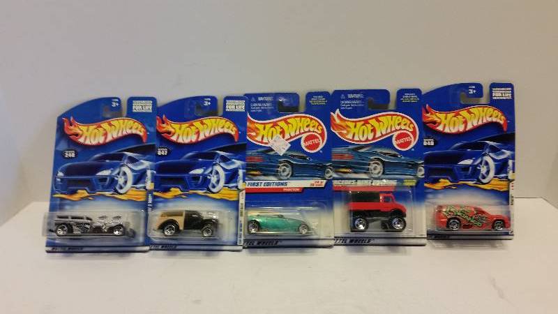 lot 32 image: Lot of (5) Hot Wheels Cars in Original Packaging - See Pictures for Styles and Series