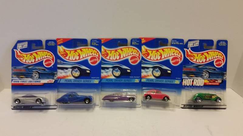 lot 19 image: Lot of (5) Hot Wheels Cars in Original Packaging - See Pictures for Styles and Series