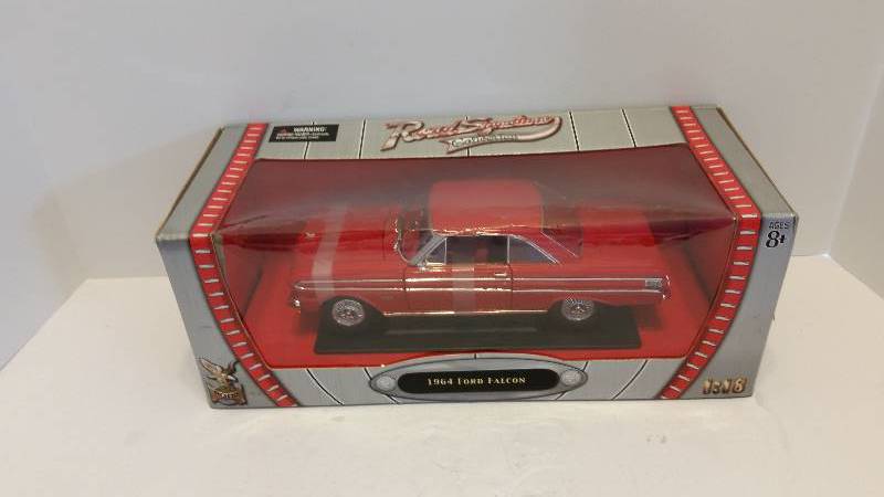 lot 61 image: Road Legends 118th Scale 1964 Ford Falcon Die Cast Metal Car in Original Box