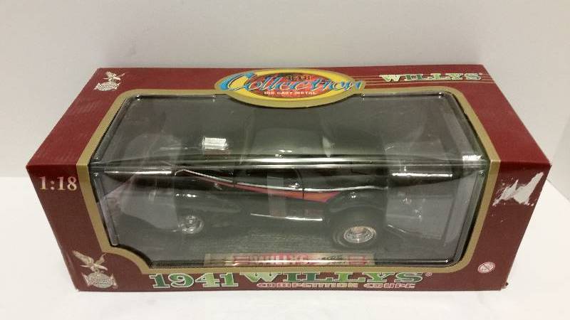 lot 81 image: Road Legends 118th Scale 1941 Willys COmpetition Couple in Original Box