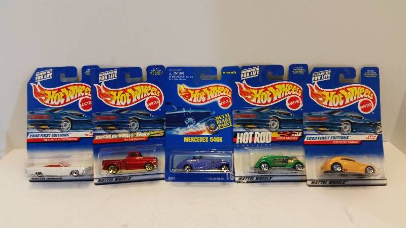 lot 94 image: Lot of (5) Matchbox 164th Scale Cars- See Pictures for Descriptions, Series and Styles