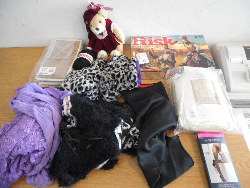 MISC. BOX LOT OF RANDOM ITEMS.