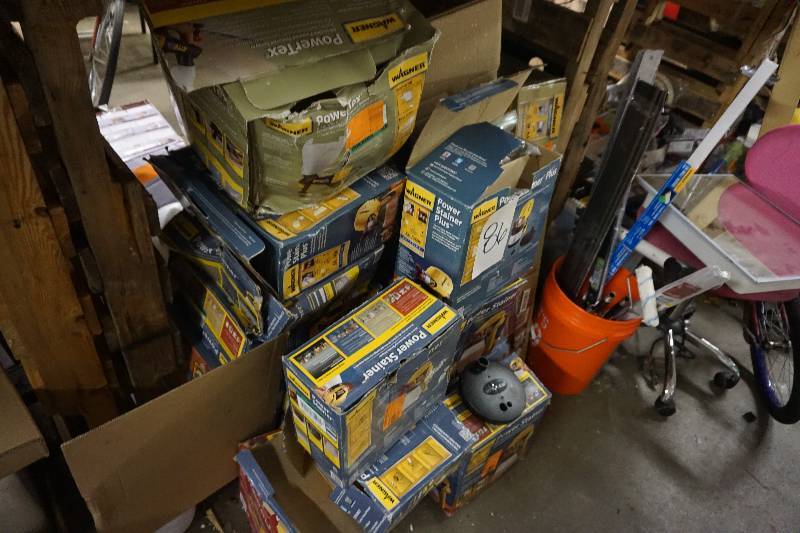 lot 25 image: Large Lot of Wagner Paint Products