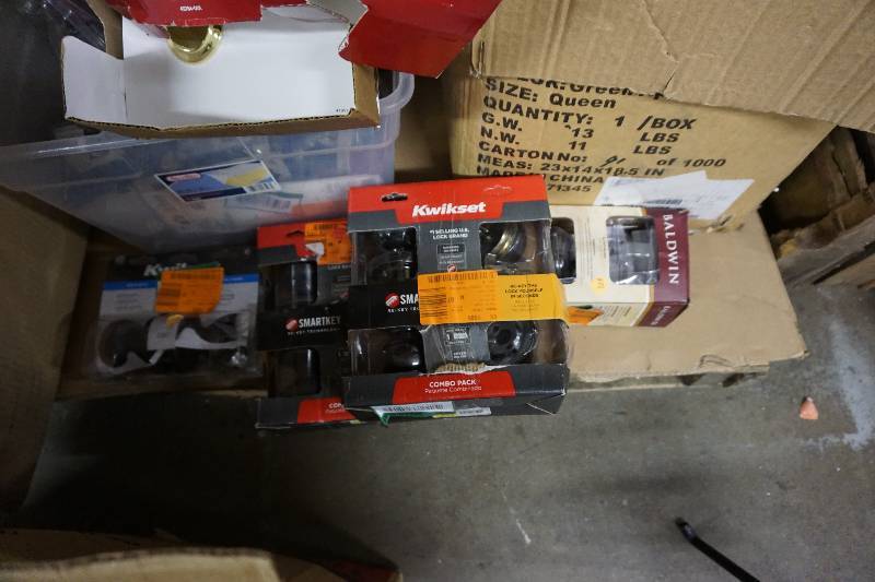 lot 61 image: Lot of Assorted Door Handles, Knobs, Locks and Hardware