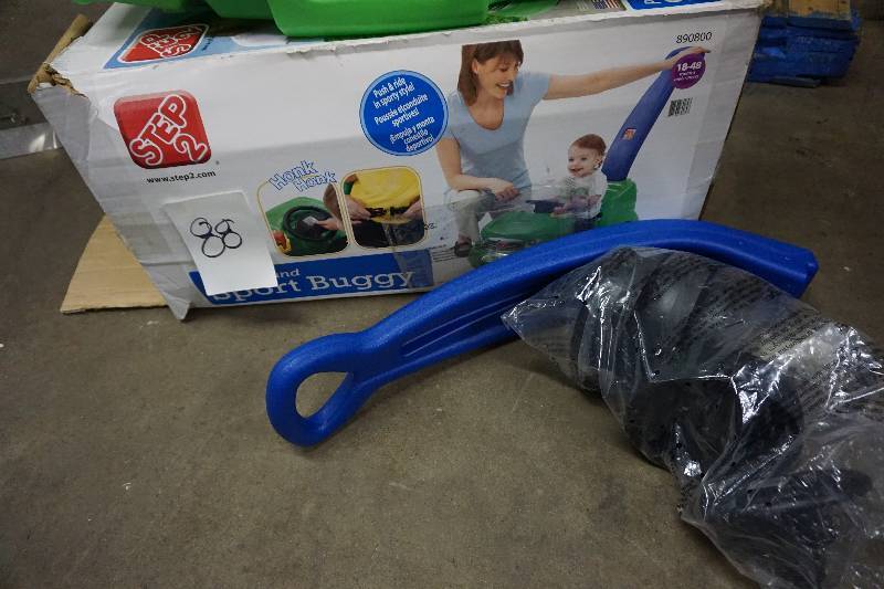 lot 88 image: Step 2 Brand Plastic Pull Behind Buggy