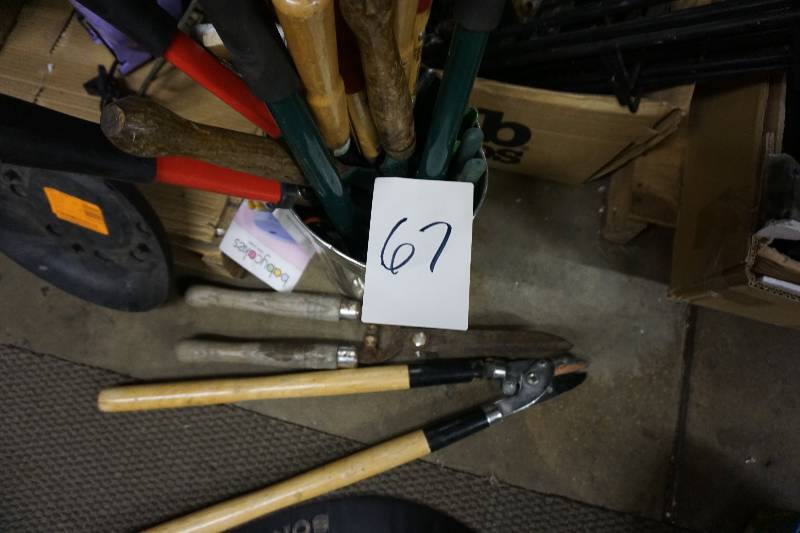 lot 67 image: Lot of Assorted Loppers, Tree Trimmers and Pruners