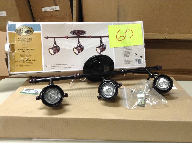 Hampton Bay Halogen Track Lightnig Fixture never used open box