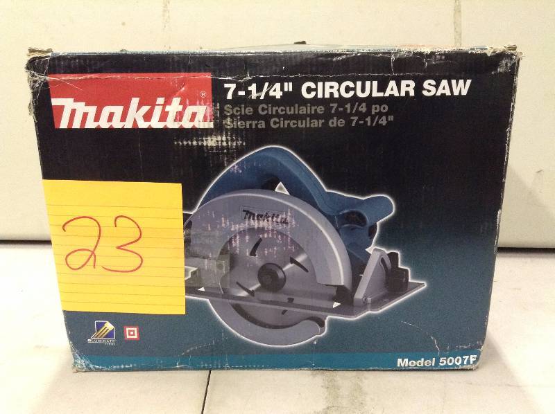 Makita 15 Amp 7-14 in. Circular Saw Never used model 5007F