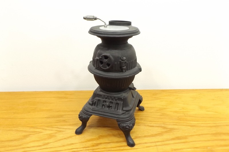 lot 8 image: MINT SPARK Brand 14 Iron Potbelly Wood Burning Stove