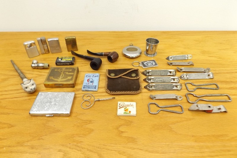 lot 28 image: Lot of Vintage Zippo Lighters and other Tobacco and Alcohol Related Items