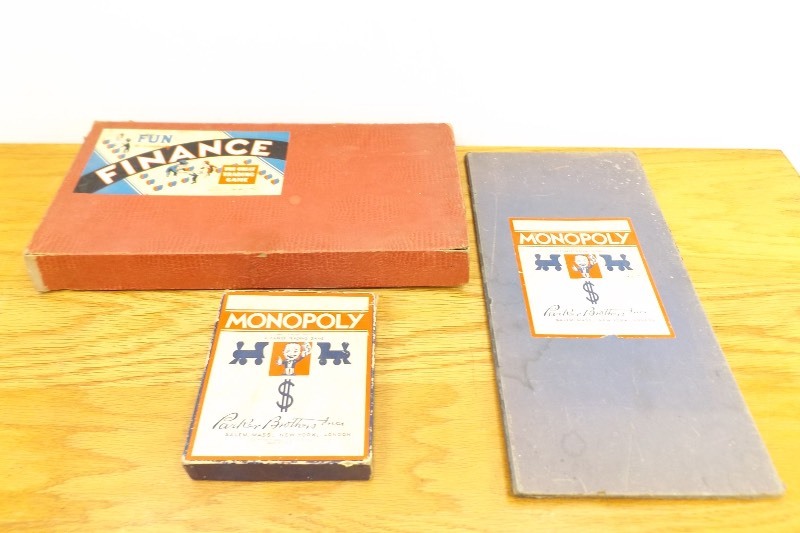 lot 30 image: 1935 Parker Brothers Monopoly and Finance Board Games