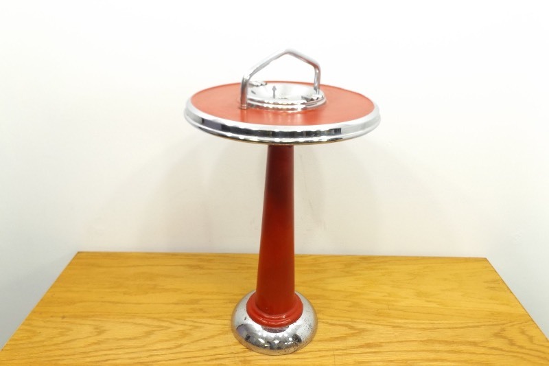 lot 37 image: Vintage Metal Art Deco Smoke Stand