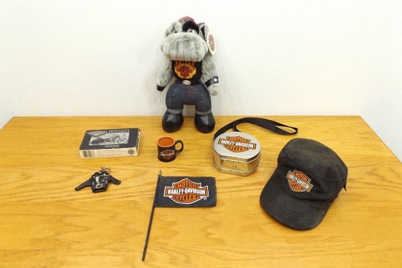lot 41 image: Lot of Harley Davidson Themed ItemsCollectibles