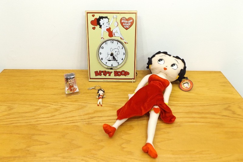 lot 42 image: Lot of Betty Boop Themed ItemsCollectibles