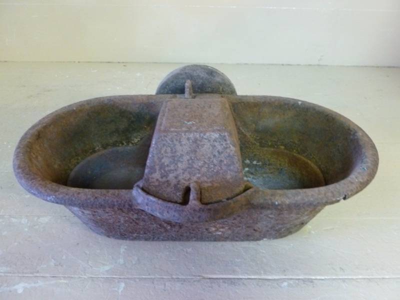 lot 25 image: Vintage Cow Drink Cup