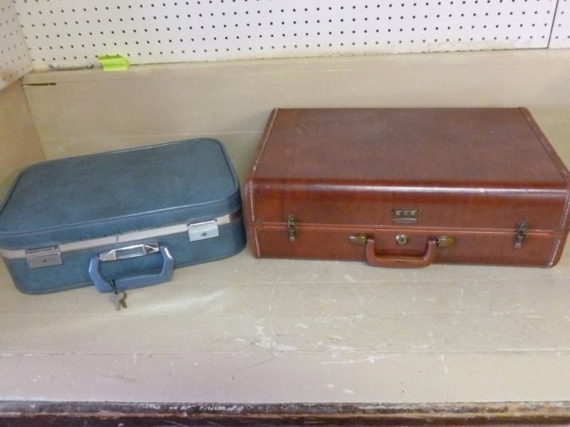 lot 27 image: Vintage Suitcases