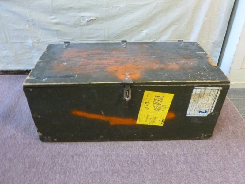 lot 29 image: Vintage Military Trunk