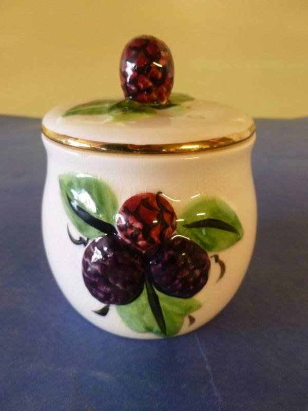 lot 36 image: Vintage